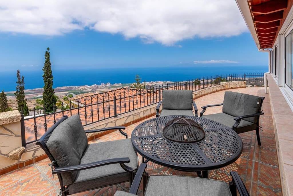 Villa Carlitos Vistas Al Mar Y A La Montana 아데제 외부 사진