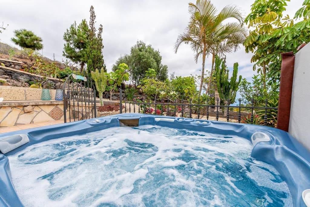 Villa Carlitos Vistas Al Mar Y A La Montana 아데제 외부 사진