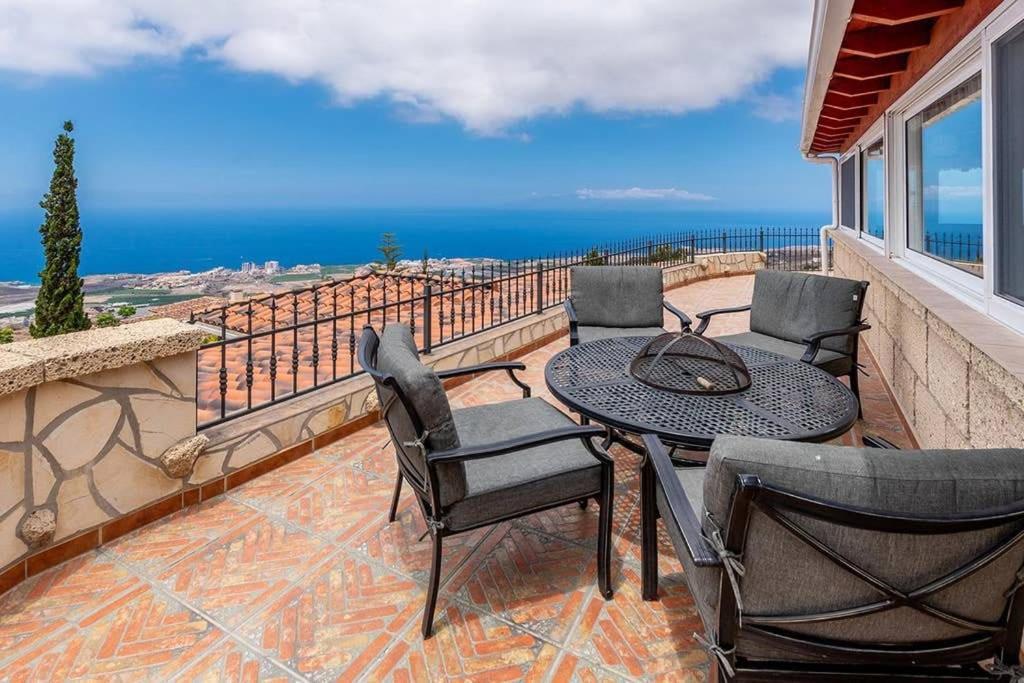 Villa Carlitos Vistas Al Mar Y A La Montana 아데제 외부 사진
