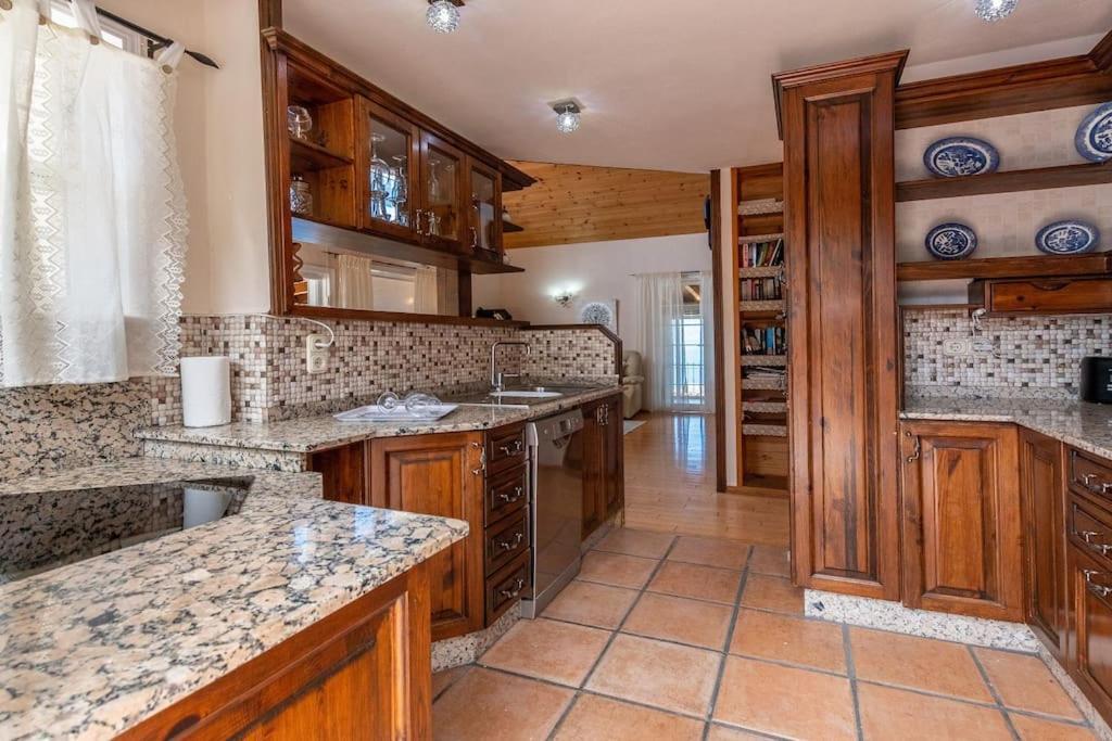 Villa Carlitos Vistas Al Mar Y A La Montana 아데제 외부 사진
