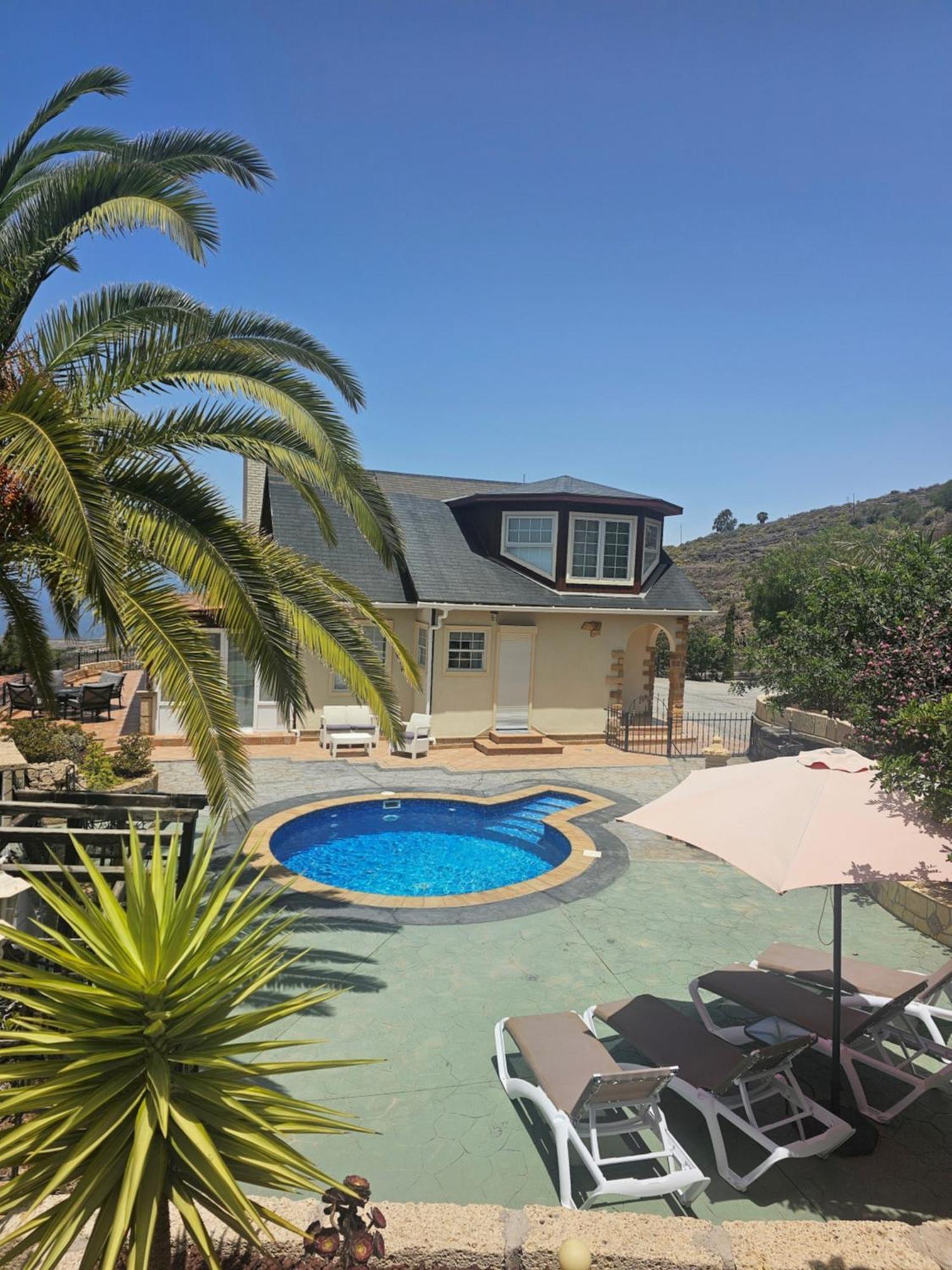 Villa Carlitos Vistas Al Mar Y A La Montana 아데제 외부 사진