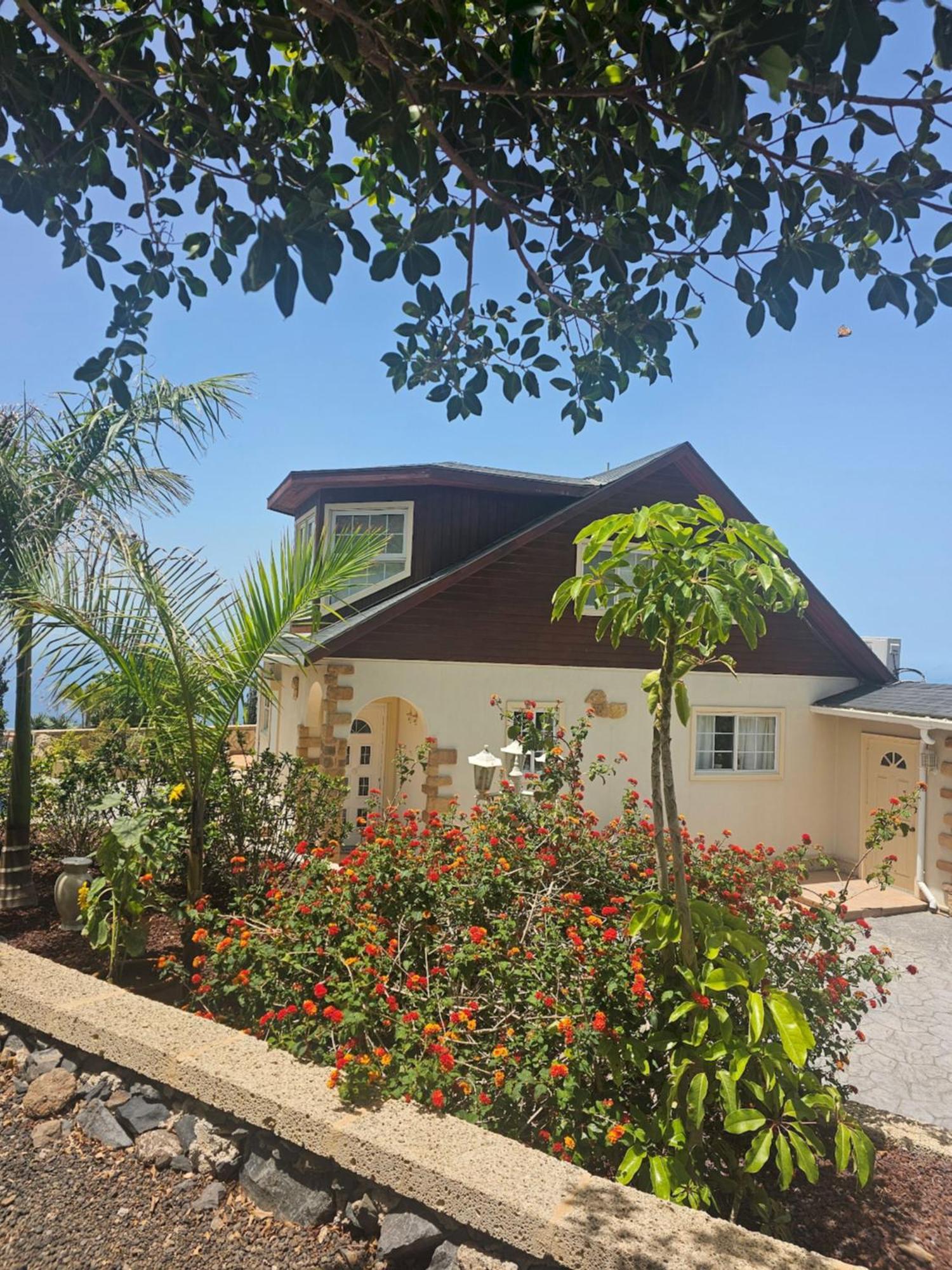 Villa Carlitos Vistas Al Mar Y A La Montana 아데제 외부 사진